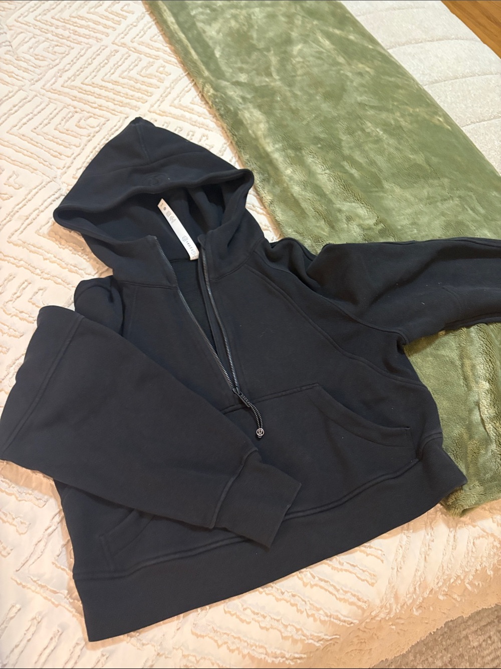 Lululemon Like New Black Zip-Up Hoodie